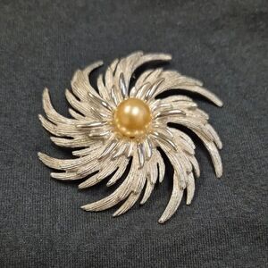 Sarah Coventry Pin